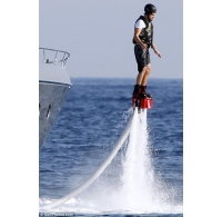 Flyboard - môn thể thao nước hấp dẫn du khách tại thành phố biển Nha Trang
